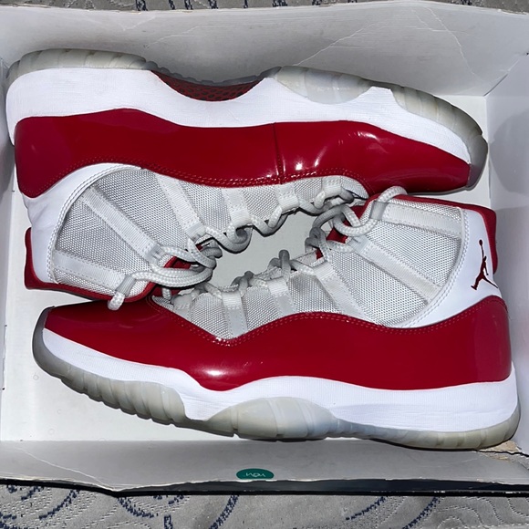 Air Jordan cherry 11s
